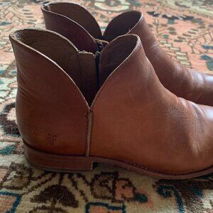 FRYE AND CO. Women's Brown Leather Ankle Booties